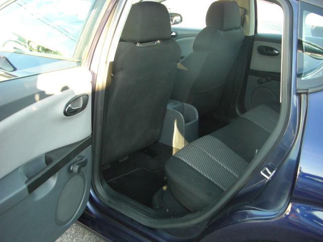 averiado.vehiculo con problema electrico no arranca!!!!!tipo motor  d-bxe !!!!!!!cd,clima bi zona,volante multi funcion.