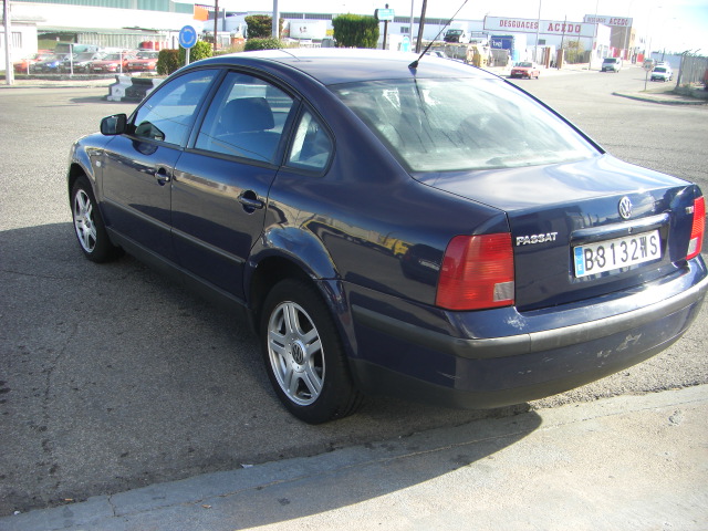 VOLKSWAGEN PASSAT  1.9 TDI 115CV