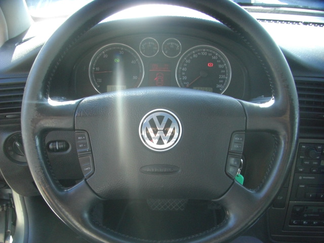 VOLKSWAGEN PASSAT 2.5 TDI 4MOTION 180CV AUTOMATICO