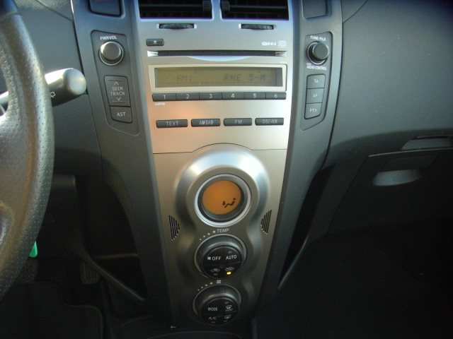 TOYOTA YARIS 1.3 VVT CD 100CV AUTOMATICO GASOLINA