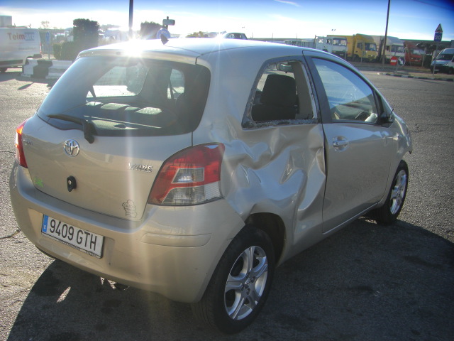 TOYOTA YARIS 1.3 VVT CD 100CV AUTOMATICO GASOLINA