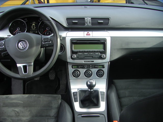 VOLKSWAGEN PASSAT VARIANT 2.0 TDI HIGHLINE 140CV