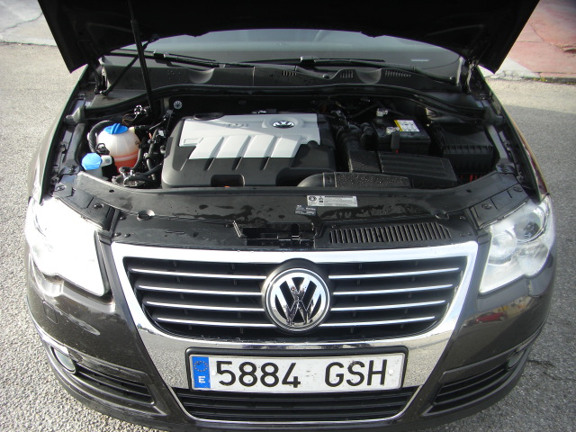 VOLKSWAGEN PASSAT VARIANT 2.0 TDI HIGHLINE 140CV