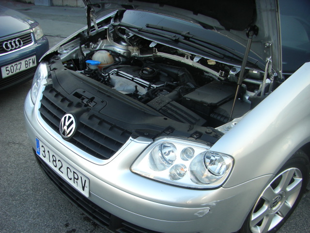 VOLKSWAGEN TOURAN 2.0 TDI 136CV 7 PLAZAS