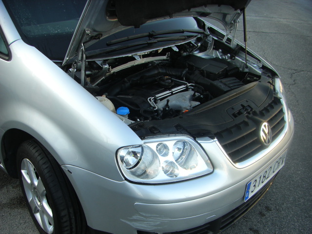 VOLKSWAGEN TOURAN 2.0 TDI 136CV 7 PLAZAS