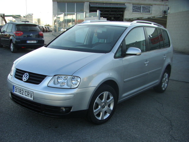 VOLKSWAGEN TOURAN 2.0 TDI 136CV 7 PLAZAS