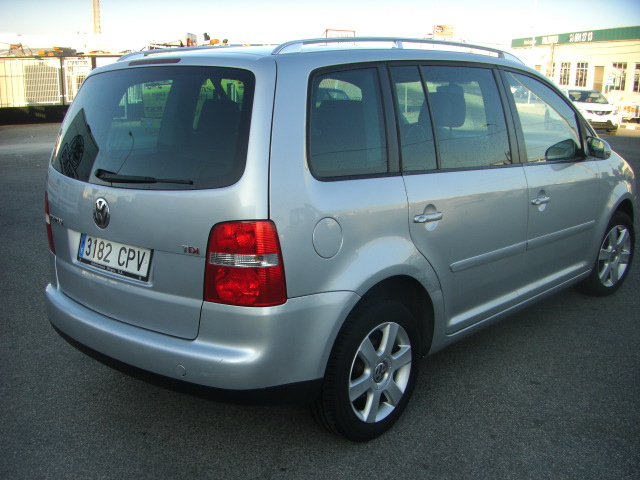 VOLKSWAGEN TOURAN 2.0 TDI 136CV 7 PLAZAS