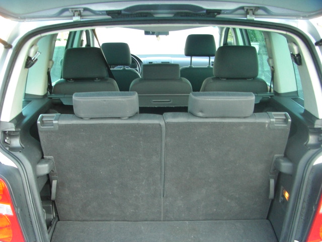 VOLKSWAGEN TOURAN 2.0 TDI 136CV 7 PLAZAS