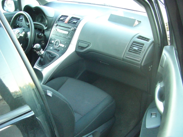 TOYOTA AURIS 1.6 GASOLINA 131CV