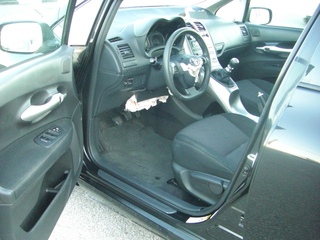 TOYOTA AURIS 1.6 GASOLINA 131CV