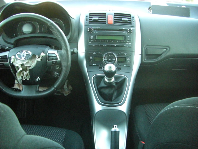 TOYOTA AURIS 1.6 GASOLINA 131CV