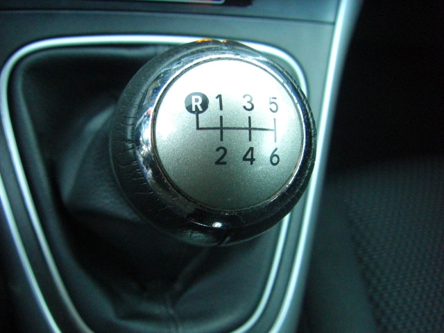 TOYOTA AURIS 1.6 GASOLINA 131CV