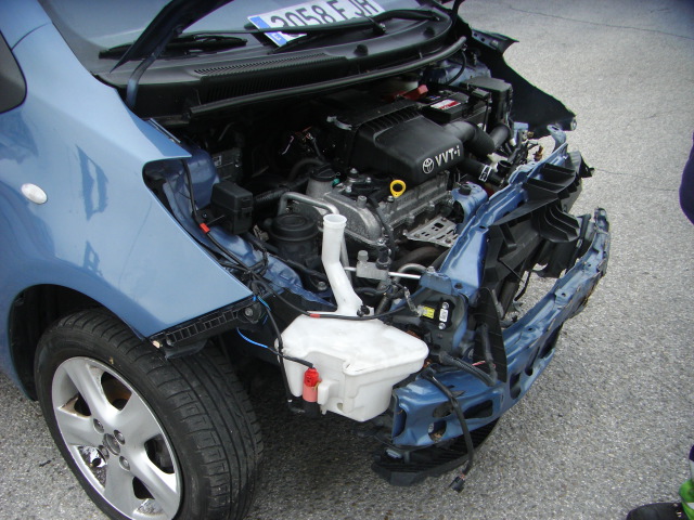 TOYOTA YARIS 1.3 GASOLINA 87CV AUTOMATICO