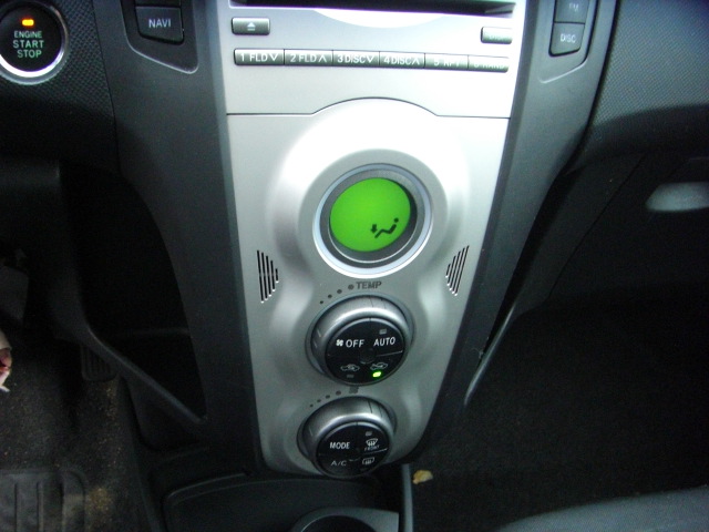 TOYOTA YARIS 1.3 GASOLINA 87CV AUTOMATICO