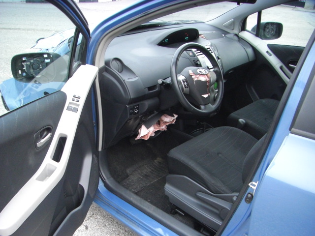 TOYOTA YARIS 1.3 GASOLINA 87CV AUTOMATICO