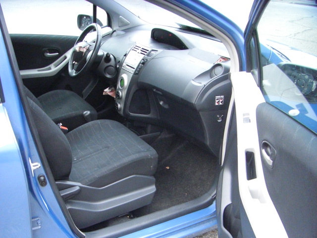 TOYOTA YARIS 1.3 GASOLINA 87CV AUTOMATICO