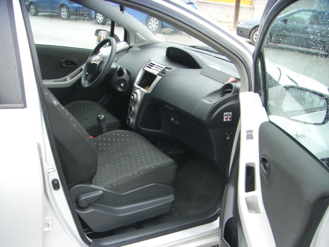 TOYOTA YARIS 1.3 GASOLINA 87CV