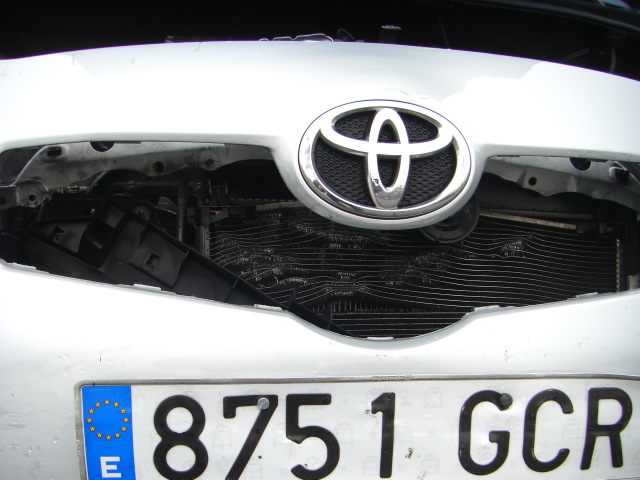 TOYOTA YARIS 1.3 GASOLINA 87CV