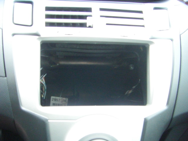 TOYOTA YARIS 1.3 GASOLINA 87CV