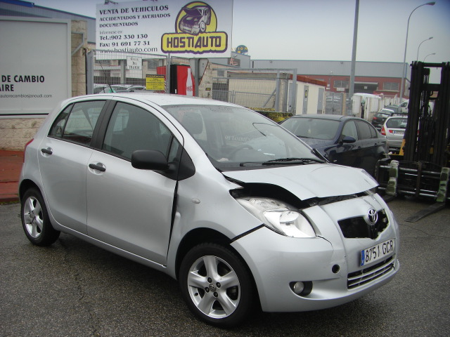 TOYOTA YARIS 1.3 GASOLINA 87CV