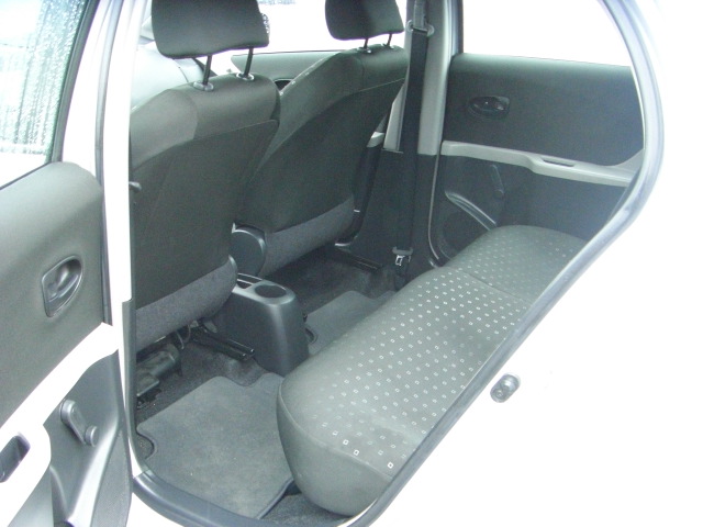 TOYOTA YARIS 1.3 GASOLINA 87CV