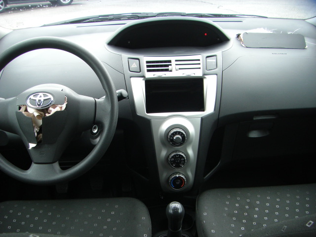 TOYOTA YARIS 1.3 GASOLINA 87CV