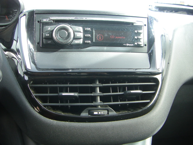 PEUGEOT 208 1.4 HDI 68CV