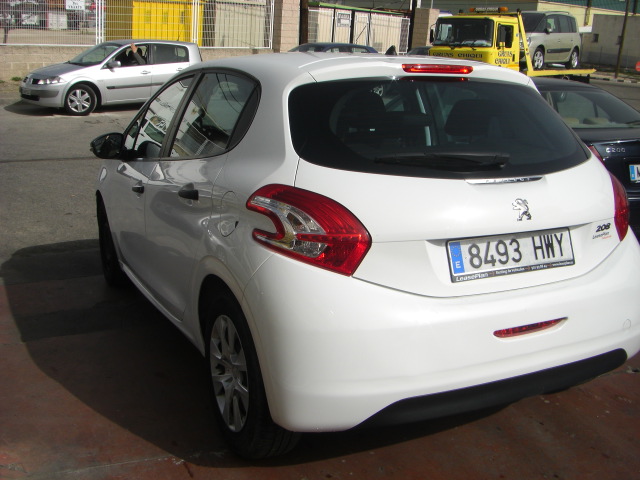 PEUGEOT 208 1.4 HDI 68CV