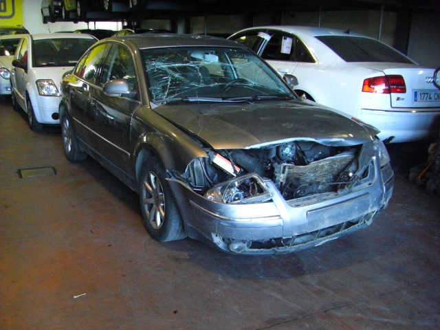 VOLKSWAGEN PASSAT 1.9 TDI 130CV