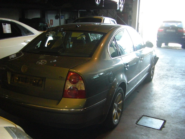 VOLKSWAGEN PASSAT 1.9 TDI 130CV