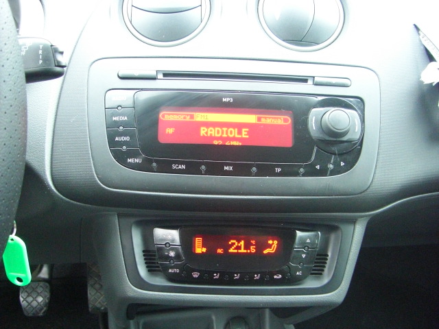 SEAT IBIZA 1.4 GASOLINA 85CV