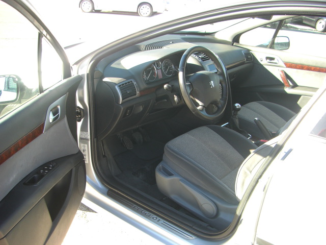 PEUGEOT 407 2.0 HDI 126CV CONFORT