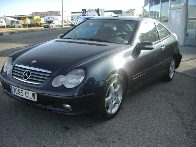 MERCEDES BENZ C-180 GASOLINA 142CV