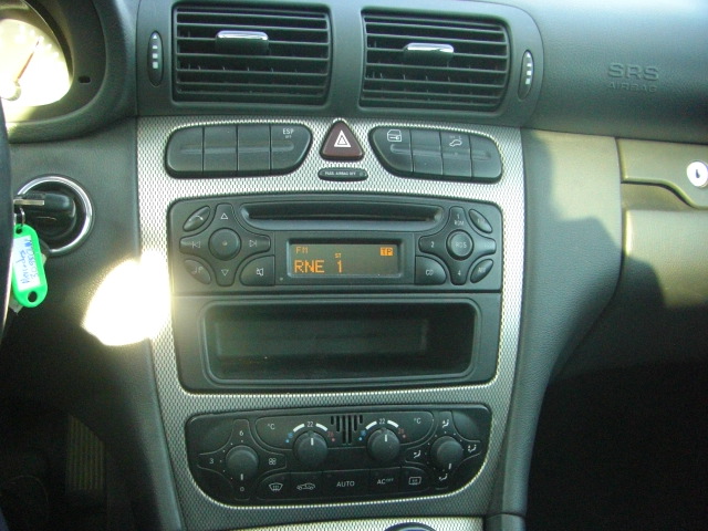 MERCEDES BENZ C-180 GASOLINA 142CV