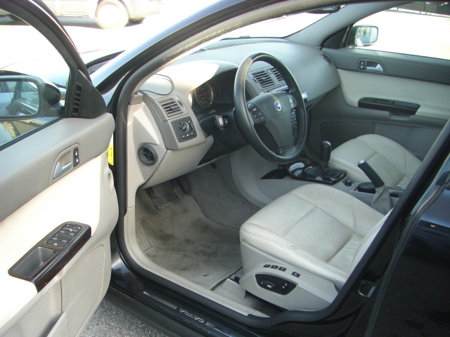 VOLVO V-50 SUMMUM 2.0 D 136CV