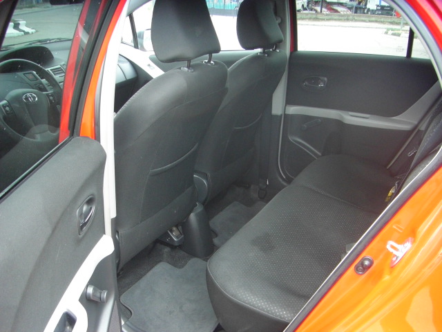 TOYOTA YARIS 1.3 GASOLINA 100CV