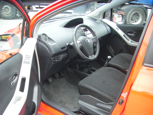 TOYOTA YARIS 1.3 GASOLINA 100CV