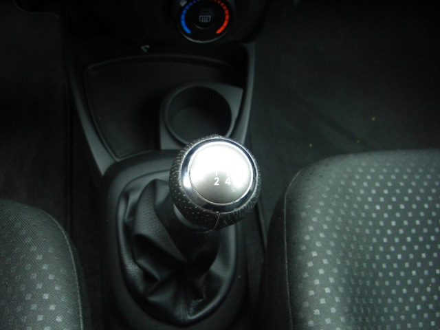 TOYOTA YARIS 1.3 GASOLINA 100CV