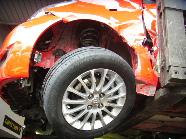 TOYOTA YARIS 1.3 GASOLINA 100CV