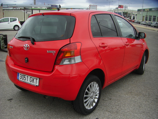 TOYOTA YARIS 1.3 GASOLINA 100CV