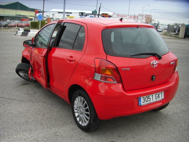TOYOTA YARIS 1.3 GASOLINA 100CV