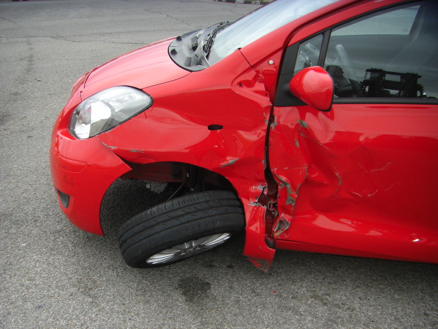 TOYOTA YARIS 1.3 GASOLINA 100CV