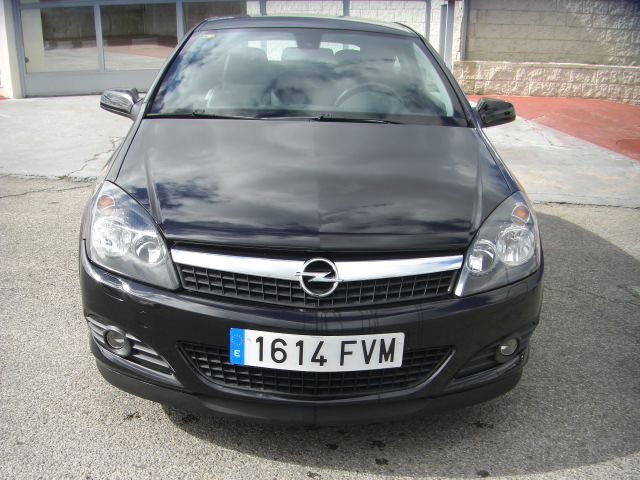 OPEL ASTRA GTC 1.9 CDTI COSMO 120CV