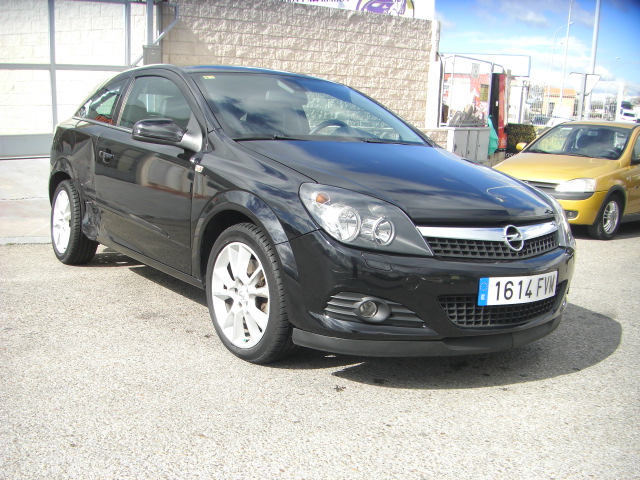 OPEL ASTRA GTC 1.9 CDTI COSMO 120CV