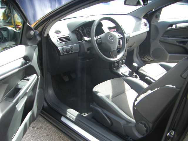 OPEL ASTRA GTC 1.9 CDTI COSMO 120CV