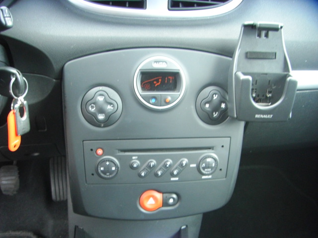 RENAULT CLIO 1.4 GASOLINA 98CV