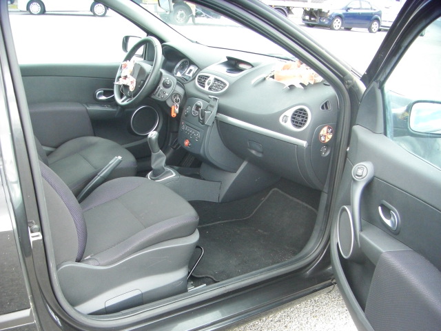 RENAULT CLIO 1.4 GASOLINA 98CV
