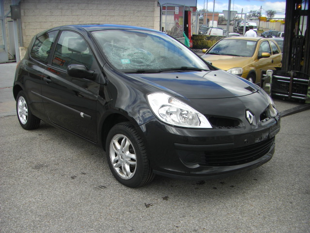 RENAULT CLIO 1.4 GASOLINA 98CV