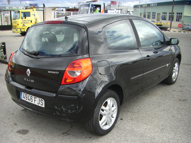 RENAULT CLIO 1.4 GASOLINA 98CV