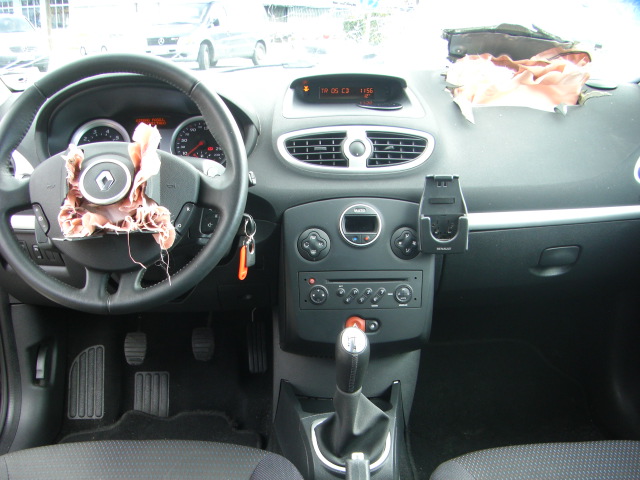 RENAULT CLIO 1.4 GASOLINA 98CV